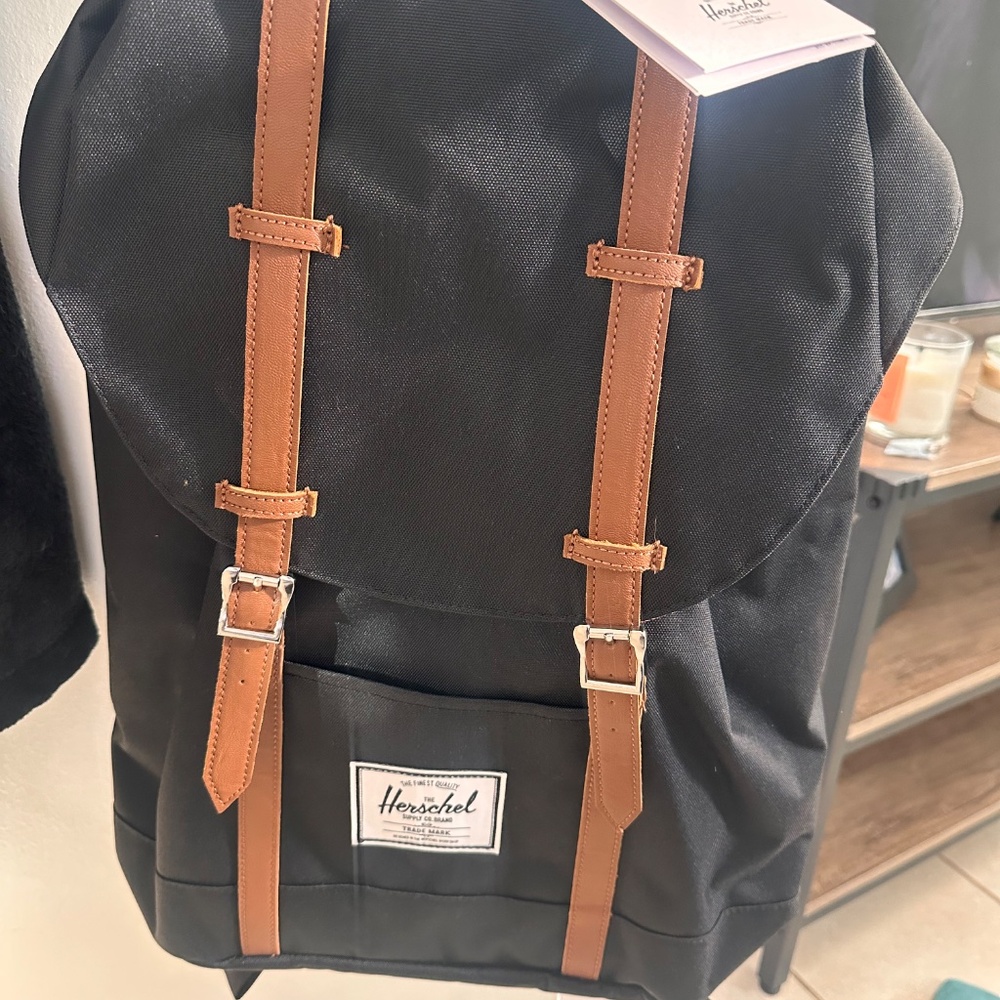 'Retreat' Backpack - Picture 4 of 4